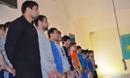 Национальная сборная Казахстана по вольной борьбе начала подготовку к турниру памяти Динмухамеда Конаева 