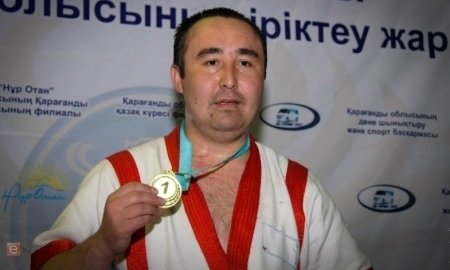 Асыл Барменов вышел в полуфинал «Казахстан Барысы» — 2014
