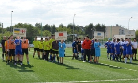 Кубок турнира по мини-футболу среди дипломатов выиграли казахстанцы