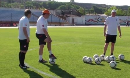 Видео с предыгровой тренировки «Шахтера» в Армении