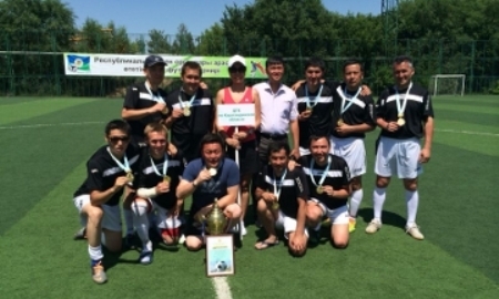 Таможенники Караганды обыграли коллег на турнире по мини-футболу