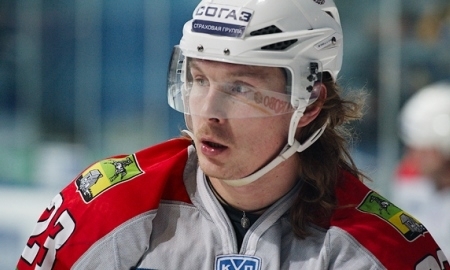 Воспитанник Усть-Каменогорска Александр Головин продолжит выступать за ТХК