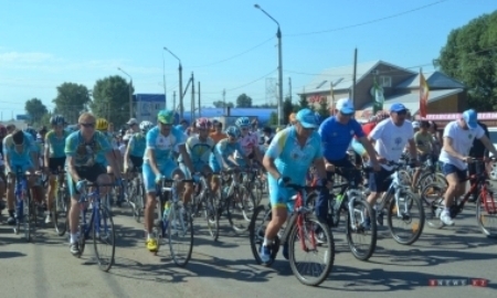 Петропавловцы посвятили велопробег 16-летию столицы