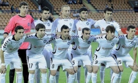 «Пюник» вылетит в Казахстан в составе 18 футболистов