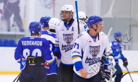 «Снежные Барсы»: О «двусторонке» и борьбе за место в составе