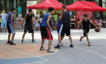 В Алматы прошел турнир по уличному баскетболу Summer Jam