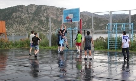 Хоккеисты «Казцинк-Торпедо» сыграли в баскетбол с журналистами