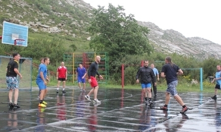 Фоторепортаж с баскетбольного матча хоккеистов «Казцинк-Торпедо» с журналистами