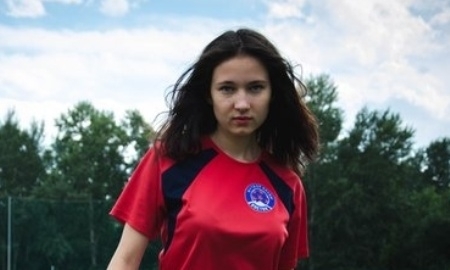 Фанатка «Востока» решила вдохновить команду с помощью фото