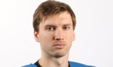 «Барыс» взял на просмотр Антона Казанцева