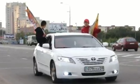 Видео флэшмоба болельщиков «Шахтера» перед матчем с «Хайдуком»