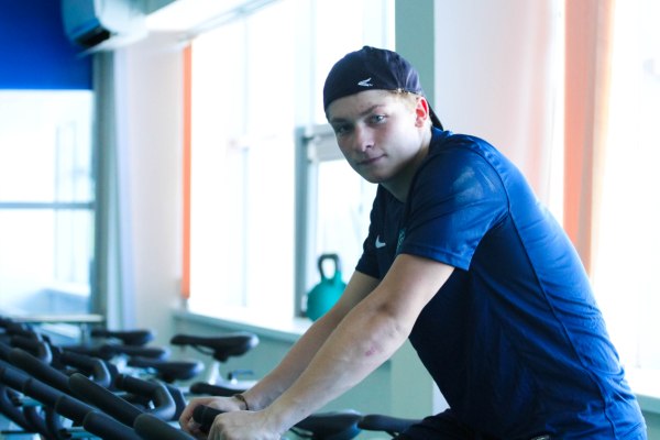 «Снежные Барсы»: О «двусторонке» и борьбе за место в составе