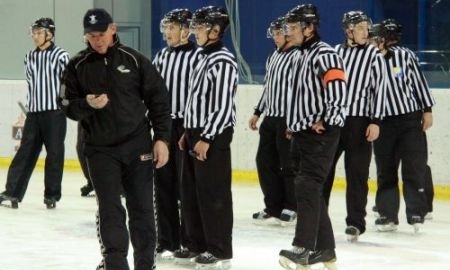 Хоккейные судьи готовятся к началу сезона