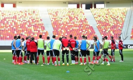 Стартовые составы «Стяуа» и «Актобе»