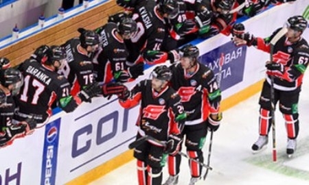 «Авангард» на старте Кубка Президента РК разгромил новокузнецкий «Металлург»