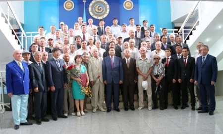 В Талдыкоргане прошла встреча акима Алматинской области со спортсменами