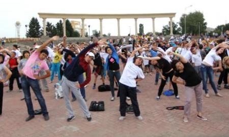 В Усть-Каменогорске прошло массовое выполнение гимнастических упражнений 