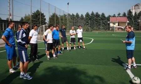 В Алматы прошел второй модуль образовательных курсов УЕФА для профессиональных футболистов