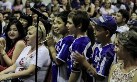 Фоторепортаж со встречи «Барыса» с болельщиками