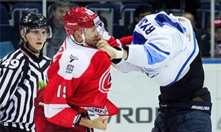 Дамир Рыспаев подрался с Никитой Комаровым