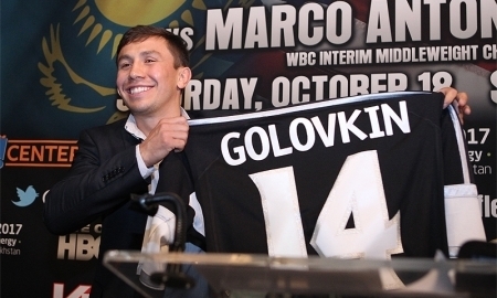 Геннадию Головкину вручили майку чемпионов НХЛ