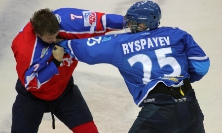 Дамир Рыспаев подрался с Кириллом Свиязовым