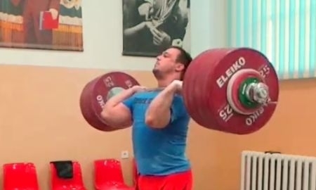 Илья Ильин побил личный рекорд в толчке