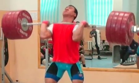 Алмас Утешов обновил личный рекорд в толчке