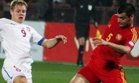 Арзуманян может не сыграть с Данией