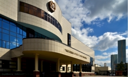 Известные футболисты РК вручат подарки детям-инвалидам Астаны