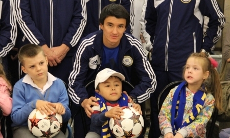 Улан Конысбаев с детьми