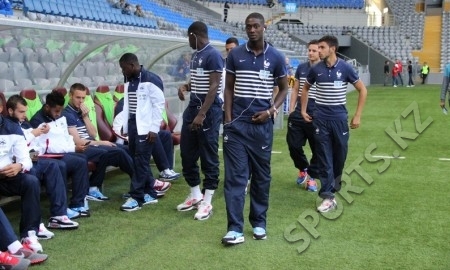 Фоторепортаж с матча молодежных сборных Казахстан — Франция 1:5