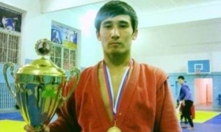 Болатбек Райымкулов выиграл этап Кубка Мира по самбо в Бургасе
