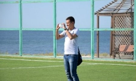 Базу ПФК «Каспий» с проверкой посетил эксперт ФФК