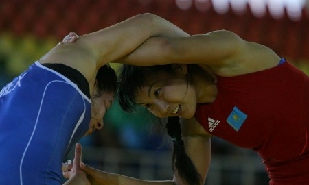 Казахстанки без побед стартовали на чемпионате мира по борьбе