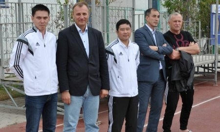 Канат Мусатаев посетил футбольный Центр в Атырау