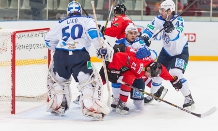 Фоторепортаж с матча КХЛ «Металлург» Нк — «Барыс» 2:5