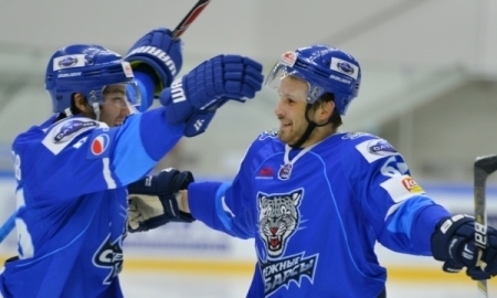 Фоторепортаж с матча МХЛ «Снежные Барсы» — «Челны» 7:1