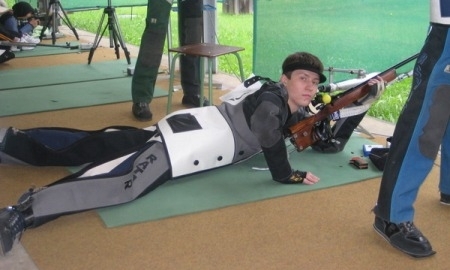 Ратмир Миндияров стал девятым в квалификации стрельбы из винтовки лежа на Азиаде