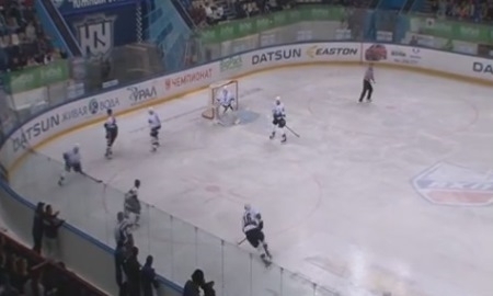 Видеообзор матча ВХЛ «Южный Урал» — «Казцинк-Торпедо» 1:2 