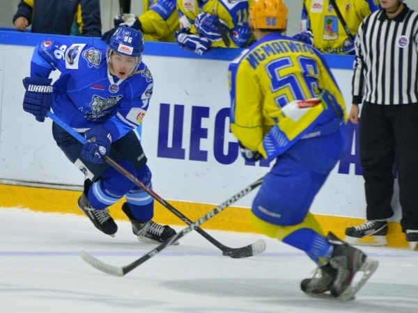 Шешняев марк олегович. Алексей иванов вратарь хк челны. Барс челны. Барс челны. Барс челны.