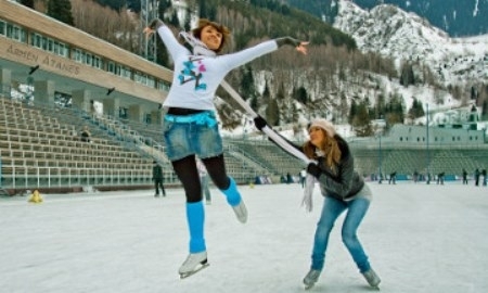 В Алматы каток «Медео» открывает сезон массового катания