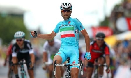 Нибали выставил на благотворительном аукционе кроссовки с подиума «Тур де Франс»
