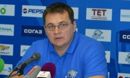 Андрей Назаров в сентябре не сходил с газетных полос