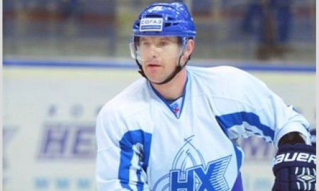 «Нефтехимик» перед матчем с «Барысом» обменял Рязанцева в «Амур»