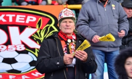 Фото болельщиков с матча Премьер-Лиги «Шахтер» — «Кайрат» 0:0