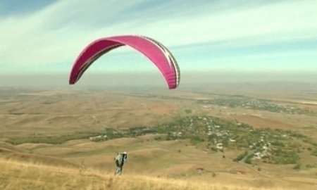В Алматинской области прошел открытый чемпионат республики по парапланеризму