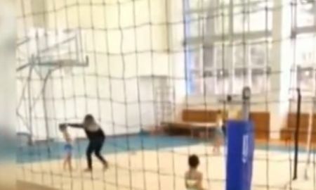 <strong>Тренер секции художественной гимнастики избивает воспитанниц</strong>