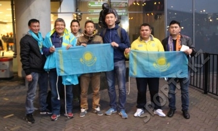 Фоторепортаж с матча отбора к ЕВРО-2016 Голландия — Казахстан 3:1