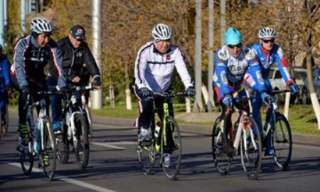 В Алматы прошел велопробег, посвященный 80-летию КазНТУ имени Каныша Сатпаева